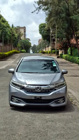 Honda Fit Shuttle 1.5 Hybrid 2WD 2018 Silver