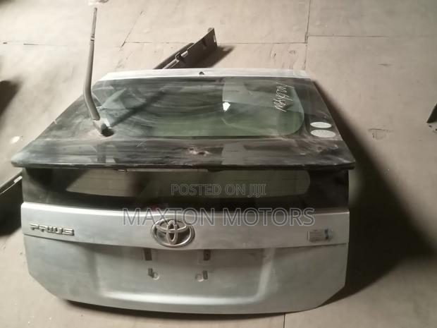 Toyota Prius Tailgate With Spoiler