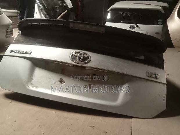 Toyota Prius Tailgate With Spoiler - thumbnail 2