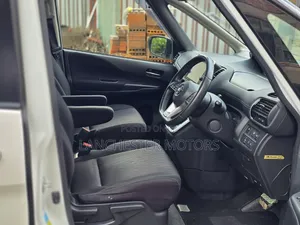 Nissan Serena 2019 White