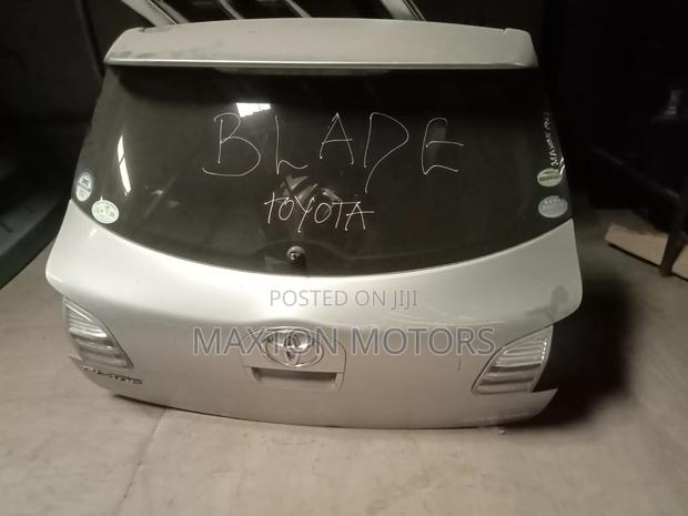 Toyota Blade Tailgate