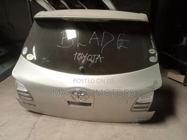Toyota Blade Tailgate - thumbnail 2
