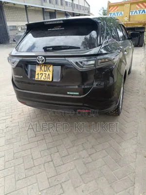 Toyota Harrier 2.0 2015 Black