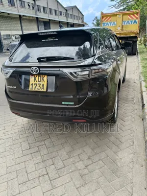 Toyota Harrier 2.0 2015 Black