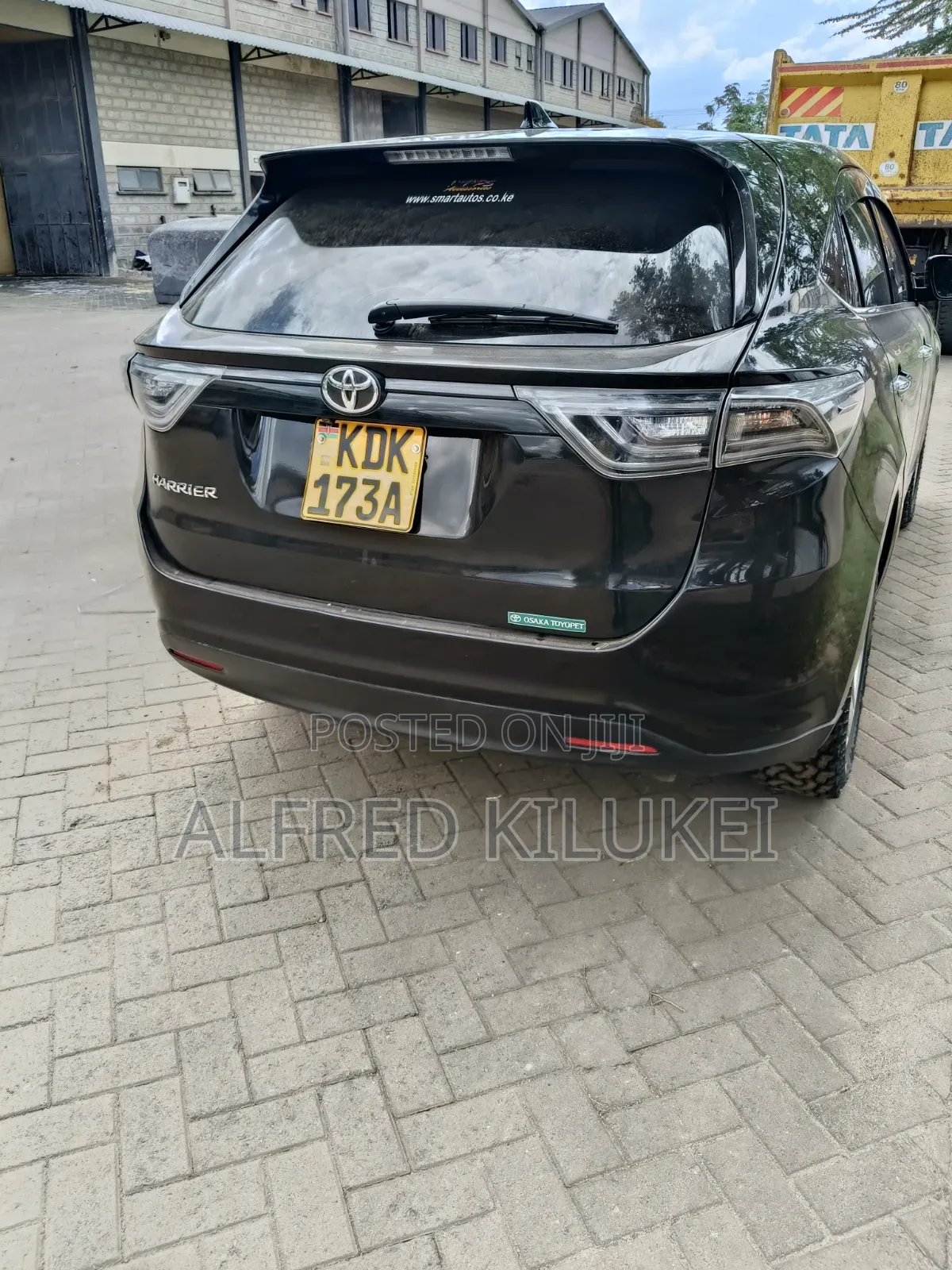 Toyota Harrier 2.0 2015 Black