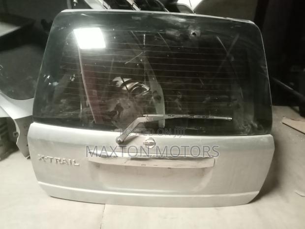 Nissan Xtrail Nt30 Tailgate
