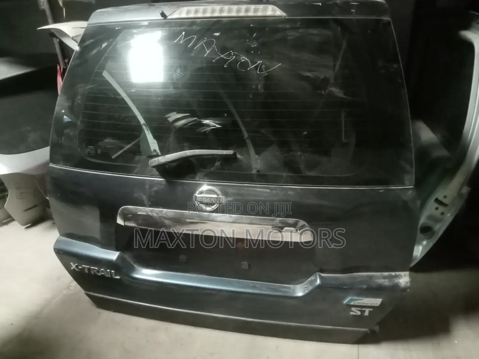 Xtrail Nt31 Tailgate Without Spoiler