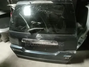 Xtrail Nt31 Tailgate Without Spoiler