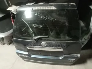 Xtrail Nt31 Tailgate Without Spoiler