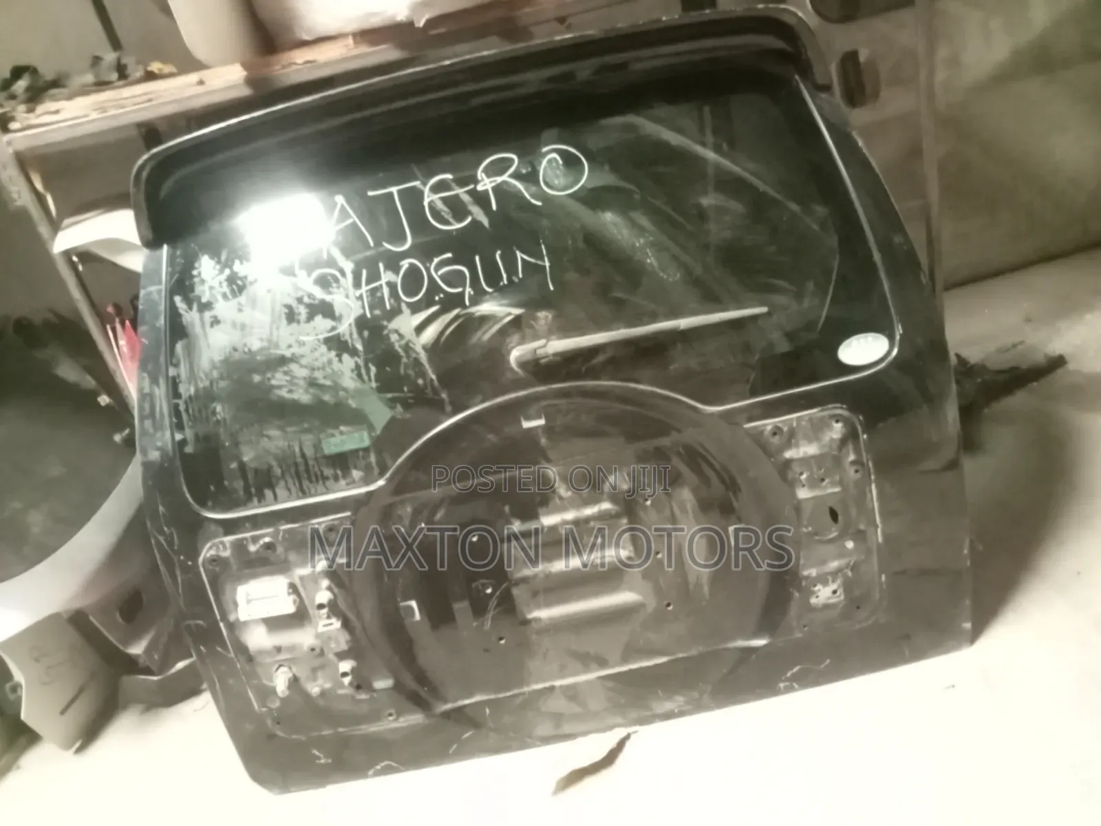 Pajero Shogun V93 Tailgate With Spoiler