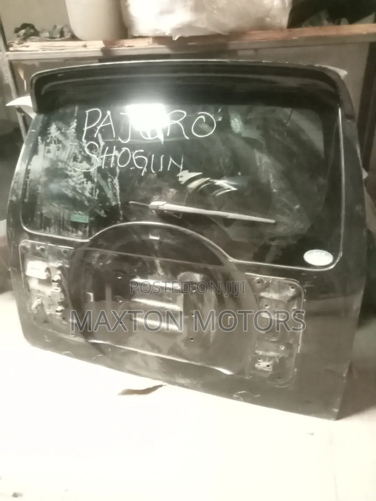 Pajero Shogun V93 Tailgate With Spoiler
