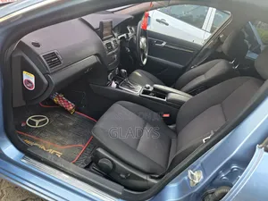 Mercedes-Benz C200 2011 Blue