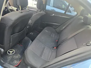 Mercedes-Benz C200 2011 Blue