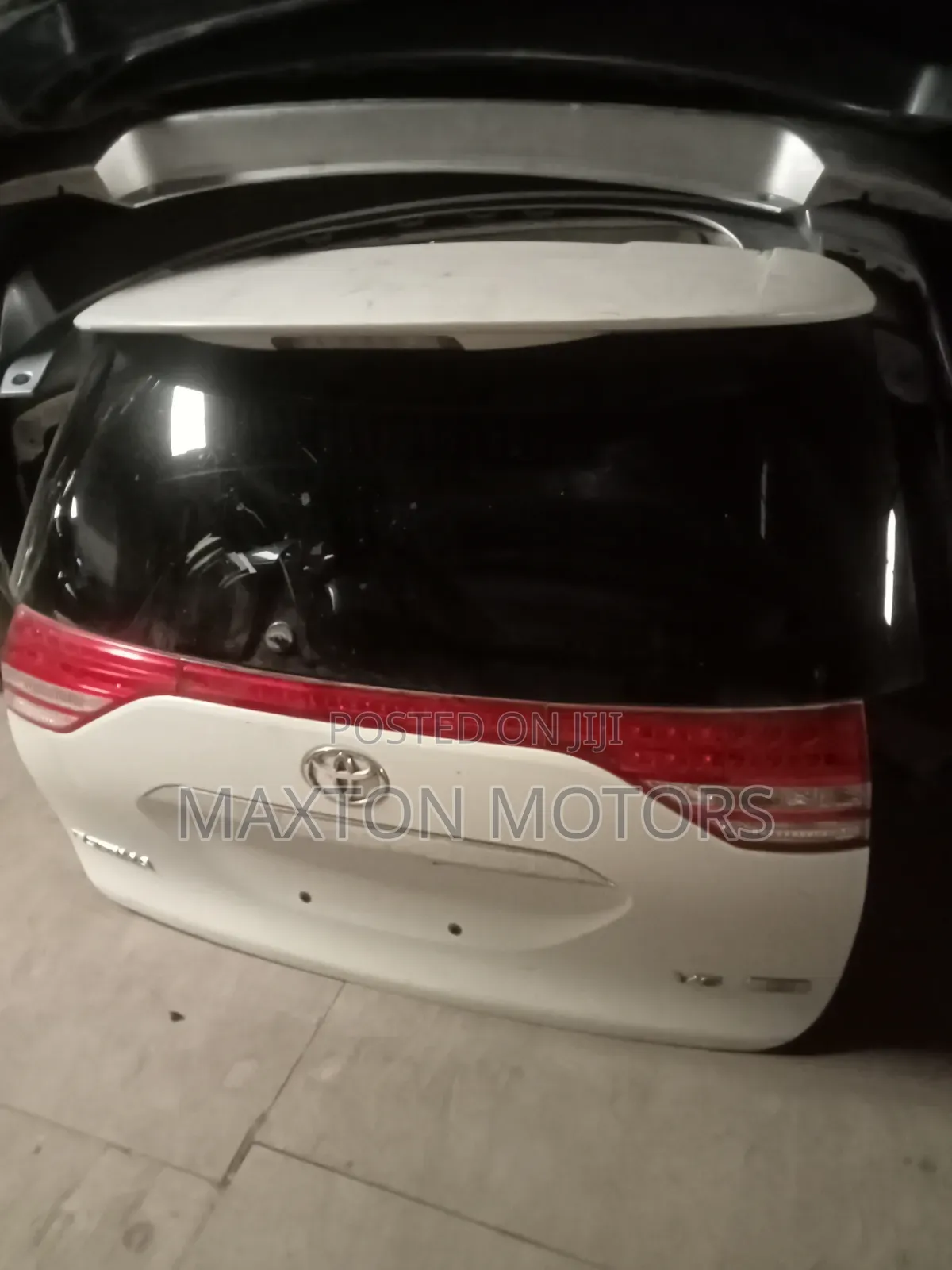Toyota Estima Tailgate (2008model)