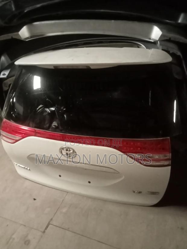 Toyota Estima Tailgate (2008model)