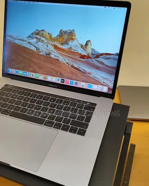 Laptop Apple MacBook Pro 2019 16GB Intel Core i7 SSD 512GB