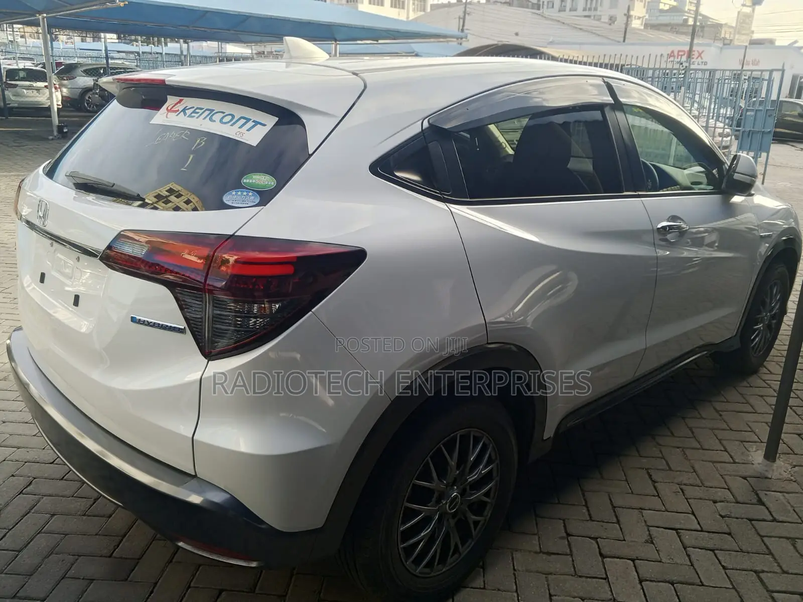 Honda Vezel 1.5 2WD 172 hp 2019 White