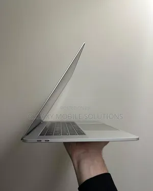 Laptop Apple MacBook Pro 2018 16GB Intel Core i7 SSD 512GB