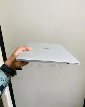 Laptop Apple MacBook Pro 2017 16GB Intel Core i7 SSD 512GB