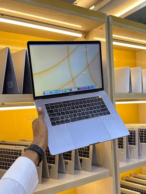 Laptop Apple MacBook Pro 2015 16GB Intel Core i7 SSD 512GB