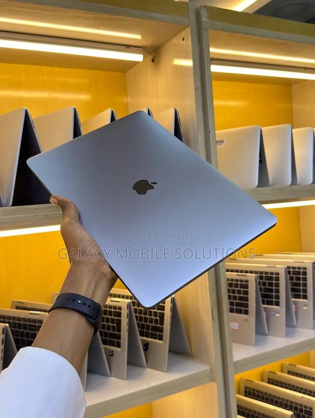 Laptop Apple MacBook Pro 2015 16GB Intel Core i7 SSD 512GB - thumbnail 2