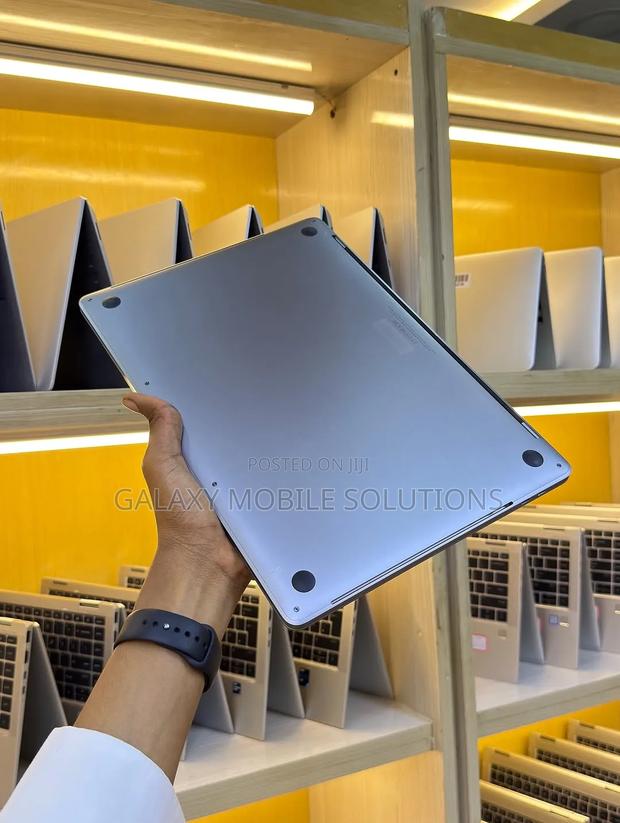 Laptop Apple MacBook Pro 2015 16GB Intel Core i7 SSD 512GB - thumbnail 3