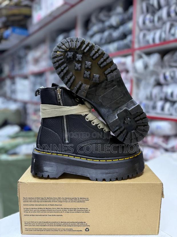 Dr Martins Boots - thumbnail 2