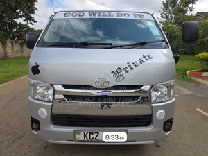 Toyota HiAce 2013 Silver