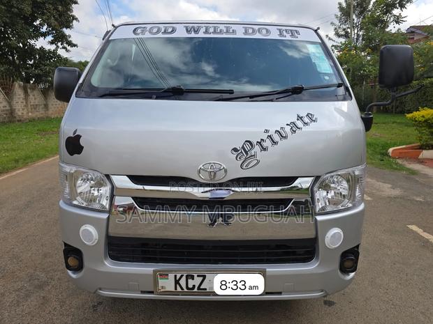 Toyota HiAce 2013 Silver