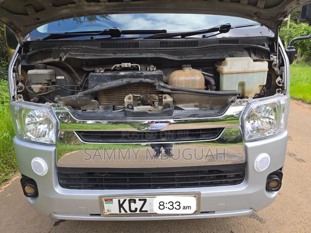 Toyota HiAce 2013 Silver - thumbnail 11