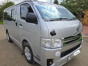 Toyota HiAce 2013 Silver