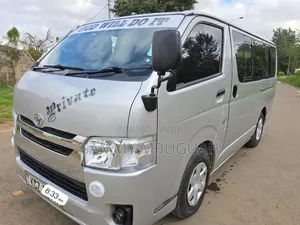 Toyota HiAce 2013 Silver
