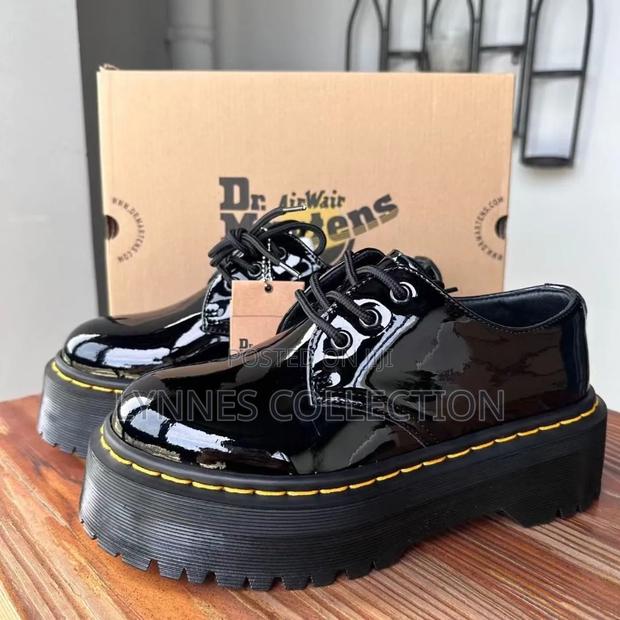 Dr Martens Low Cut Sneakers