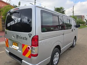 Toyota HiAce 2013 Silver