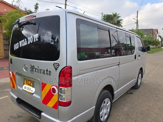 Toyota HiAce 2013 Silver - thumbnail 4