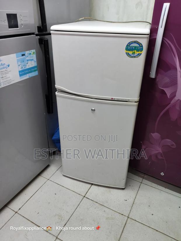 Lg Medium Size Pure White Fridge With No Dents - thumbnail 4