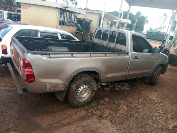 Toyota Single Cab Pickup Truck - thumbnail 4
