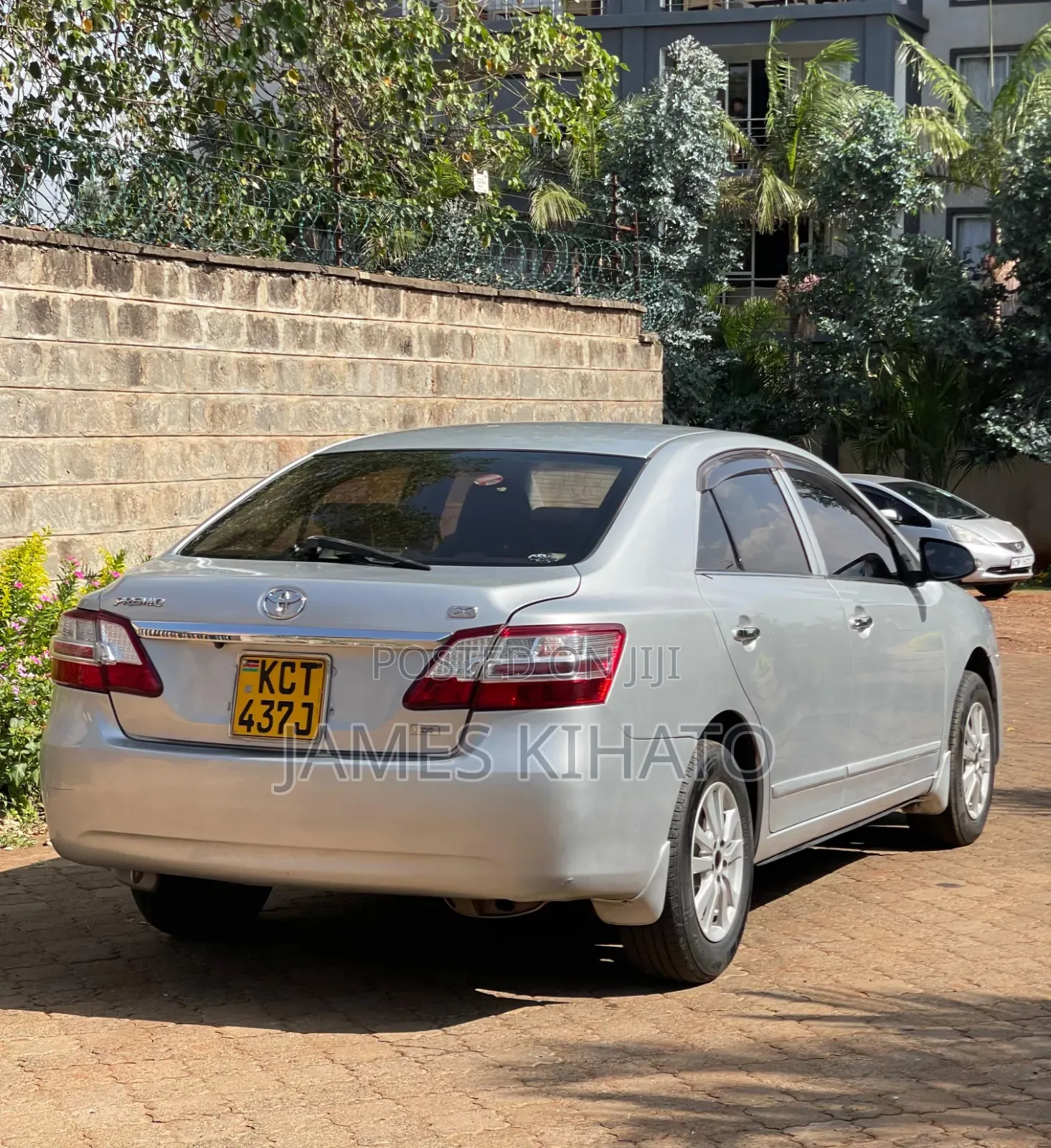 Toyota Premio 2012 Silver