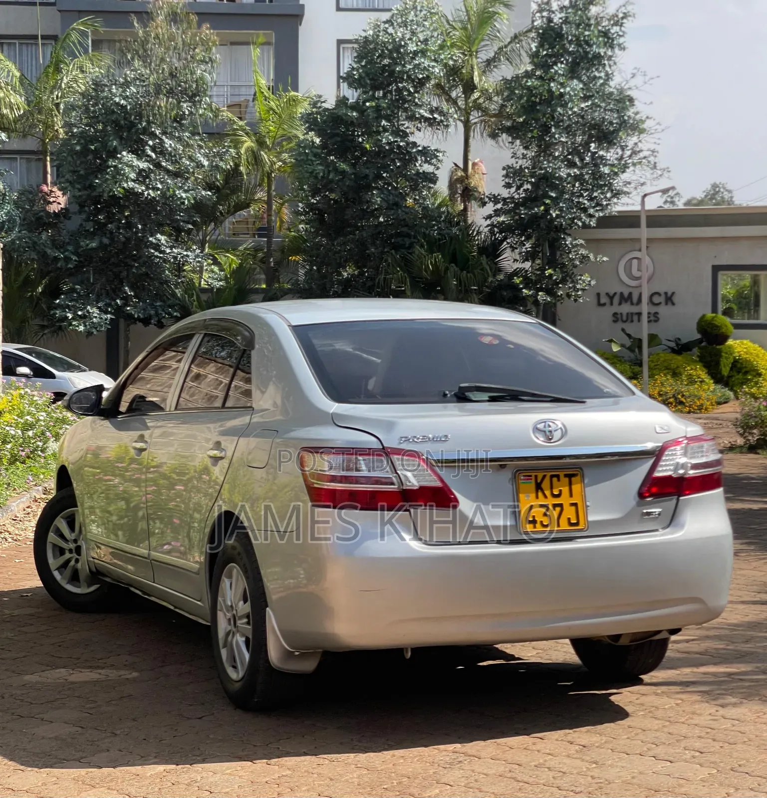 Toyota Premio 2012 Silver