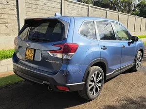 Subaru Forester Premium AWD 2019 Blue