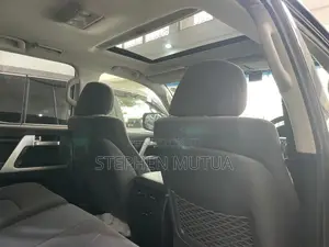 Toyota Land Cruiser 4.6 V8 ZX 2019 Gray