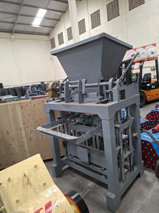 Brick,Cabro,Hollow Blocks Making Machine - thumbnail 4