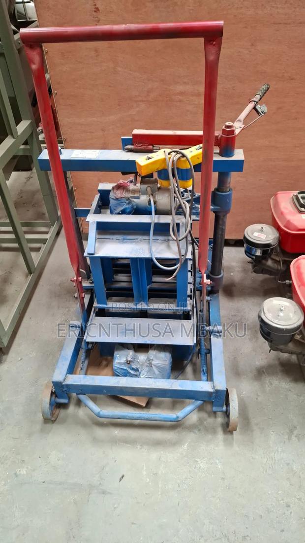 Brick,Cabro,Hollow Blocks Making Machine - thumbnail 8