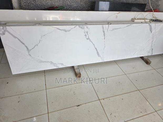 Cararra Granite - thumbnail 2