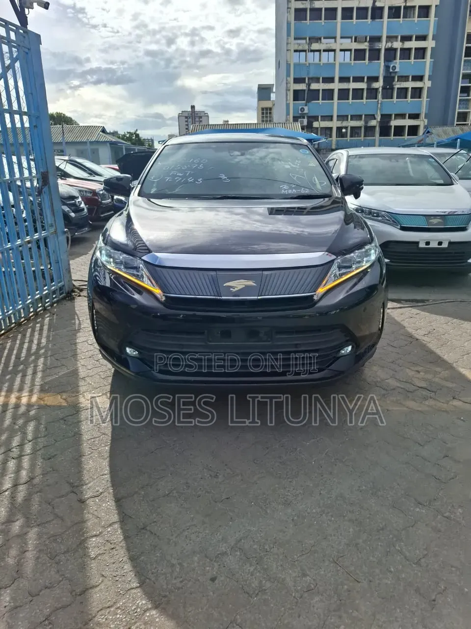 Toyota Harrier 2.0 4WD 2019 Black
