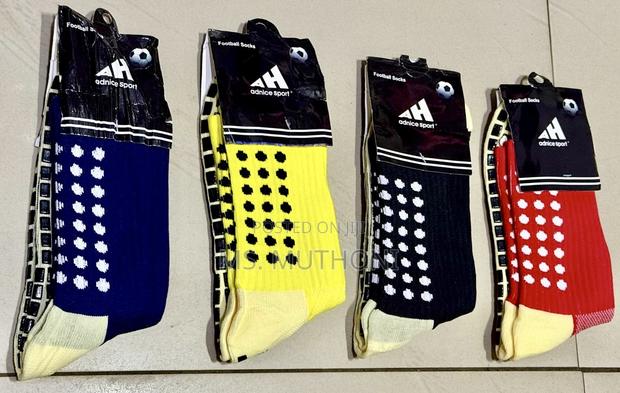 Non-Slip Football Grip Socks With Silicone Pads for Improved Traction