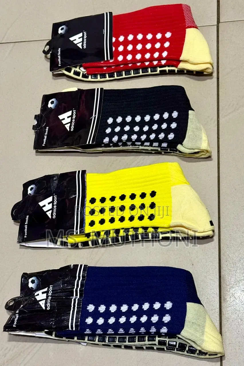 Non-Slip Football Grip Socks With Silicone Pads for Improved Traction