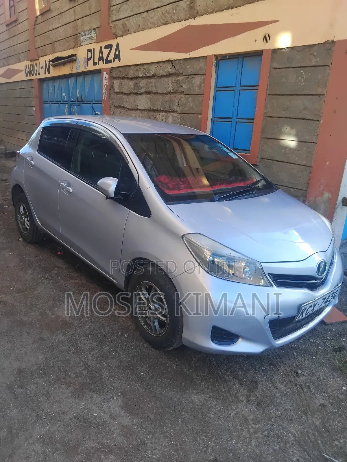 Toyota Vitz 1.0 FWD 5dr 2013 Silver