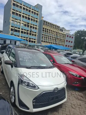 Toyota Sienta 1.5 FWD (6-seater) 2020 White