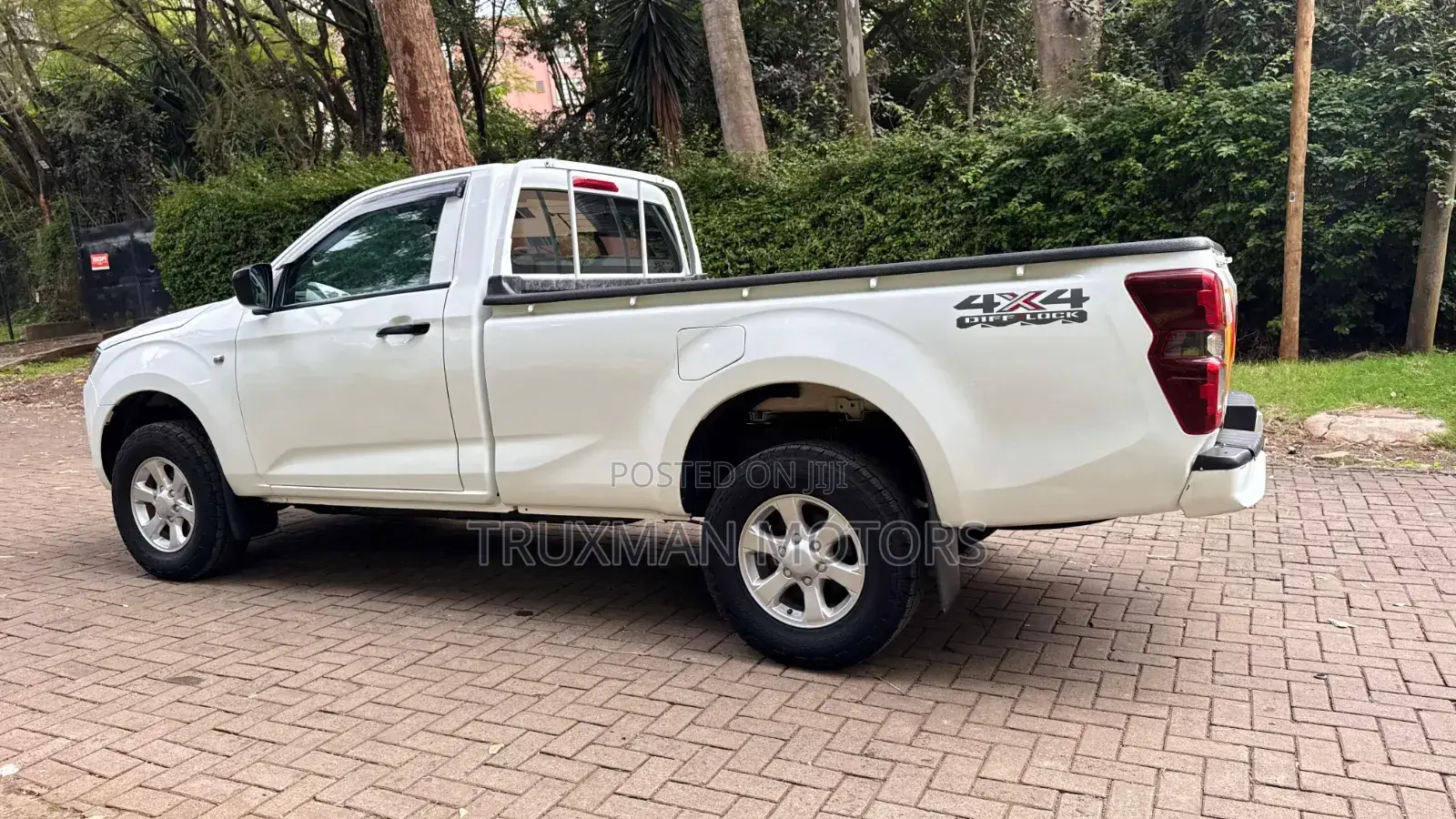 Isuzu D-MAX 2025 White